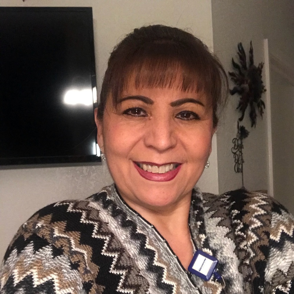 Meet your Posher, Raquel